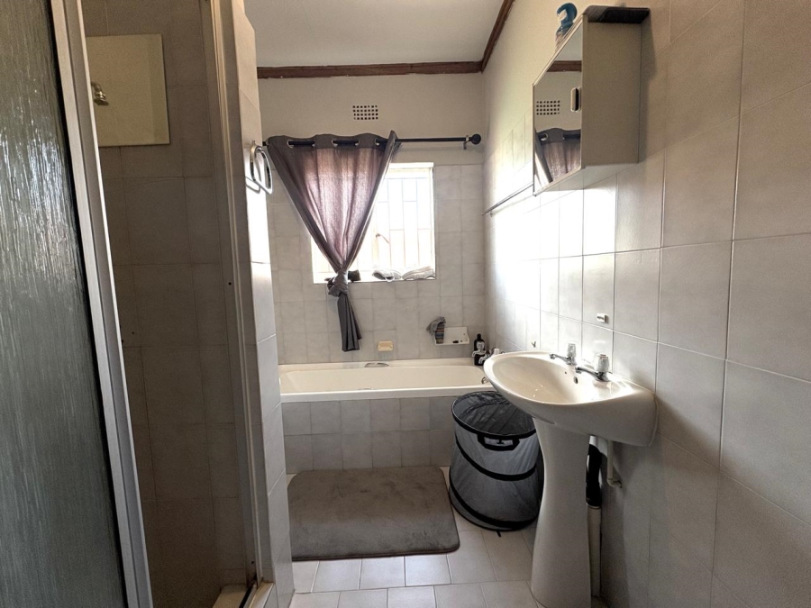 To Let 3 Bedroom Property for Rent in Riebeeckstad Free State